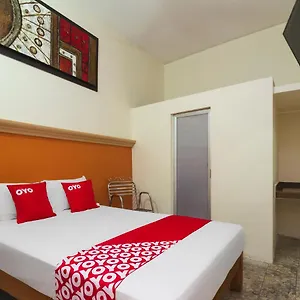 Hotel Oyo Bernal