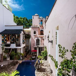 Bed and breakfast Garlands Del Rio Riverside Boutique